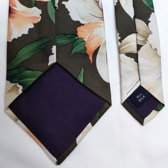 Embassy Square Floral %100 Silk Tie - Picture 3 of 6
